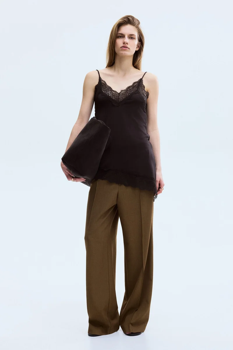 اتش اند ام بنطلون بثنية على الساق